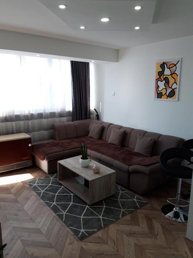 Stan Na Dan Simikic Apartman Bijeljina Kültér fotó
