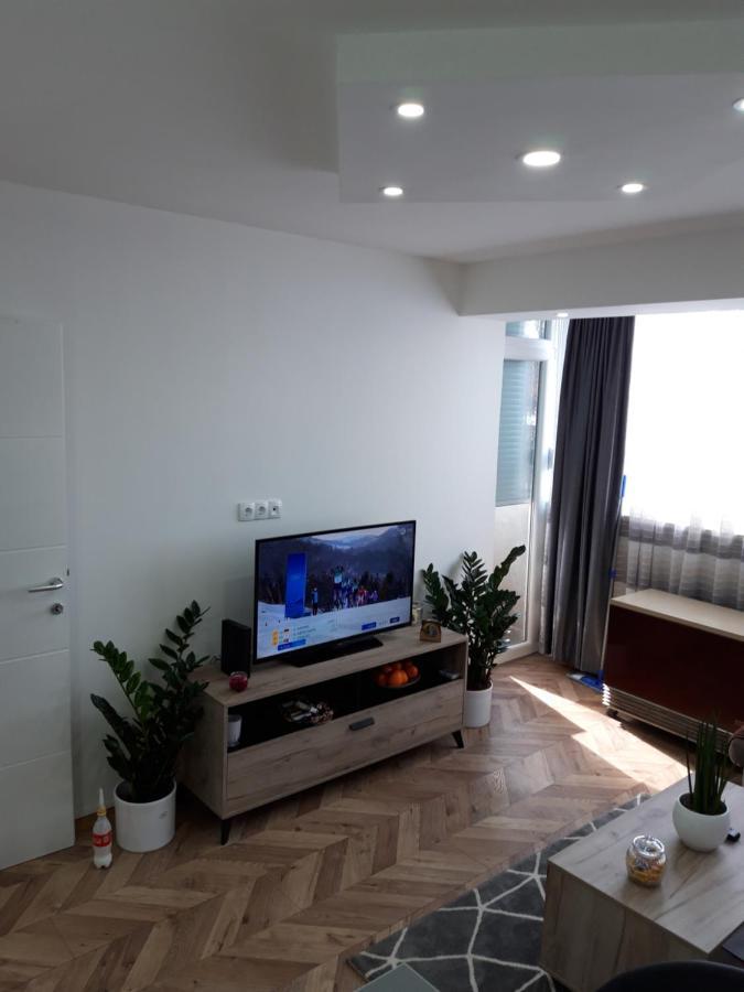 Stan Na Dan Simikic Apartman Bijeljina Kültér fotó